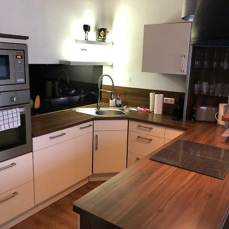 Modernes Und Gemuetliches Appartment Mit Terrasse, Stadtnah Ravensburg Bagian luar foto