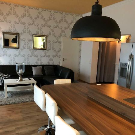 Modernes Und Gemuetliches Appartment Mit Terrasse, Stadtnah Ravensburg Bagian luar foto