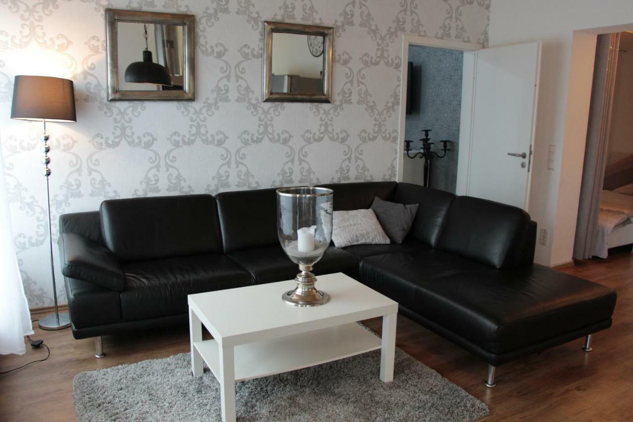 Modernes Und Gemuetliches Appartment Mit Terrasse, Stadtnah Ravensburg Bagian luar foto